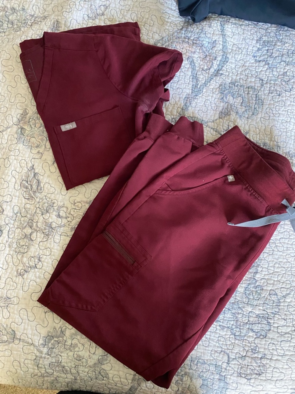 Figs Women's Burgundy Jogger Sweatpants
